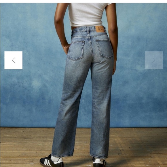 NWT Urban Outfitters BDG High-Waisted Cowboy Jeans. Size 28 - Picture 4 of 14